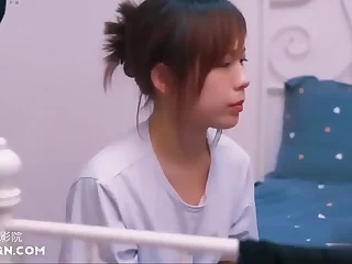 国产AV剧情之清纯女友为了保护欠债男友变成了债主的性玩具